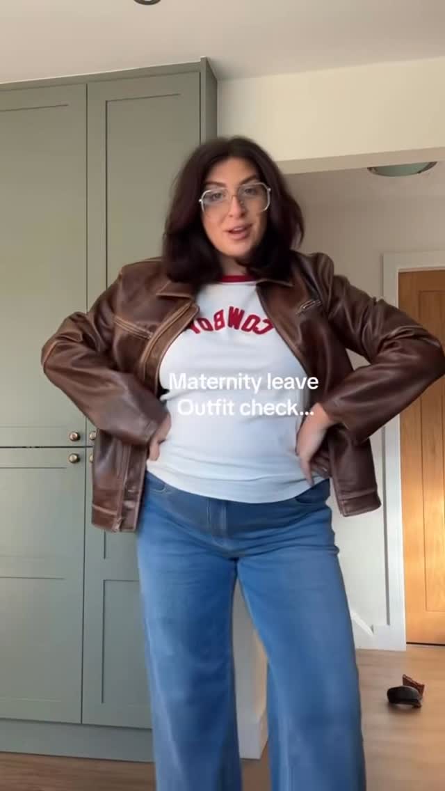 Instagram post by @georgiamillie for Wrangler. Caption reads: The vibe is stranger things but prego 😂🙌🏻

Tee....