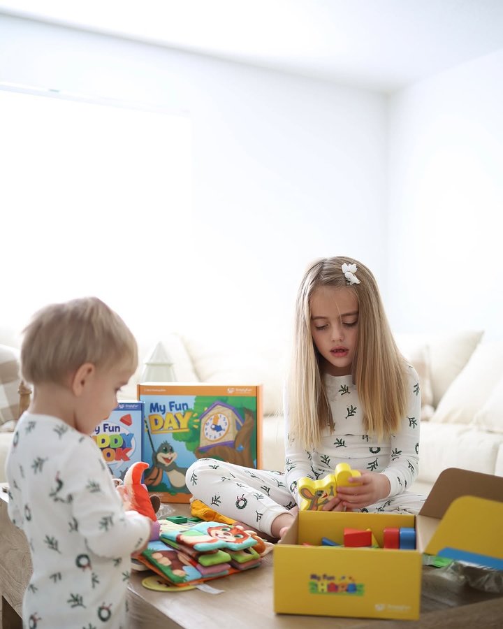 Instagram post by @karinabbingham for SimplyFun. Caption reads: [...] gift for kids this Christmas? These....