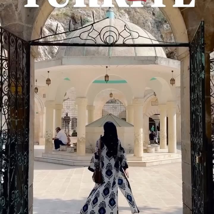 Instagram post by @elcah for Turkish Airlines. Caption reads: A little adventure through Şanlıurfa, Mardin &....