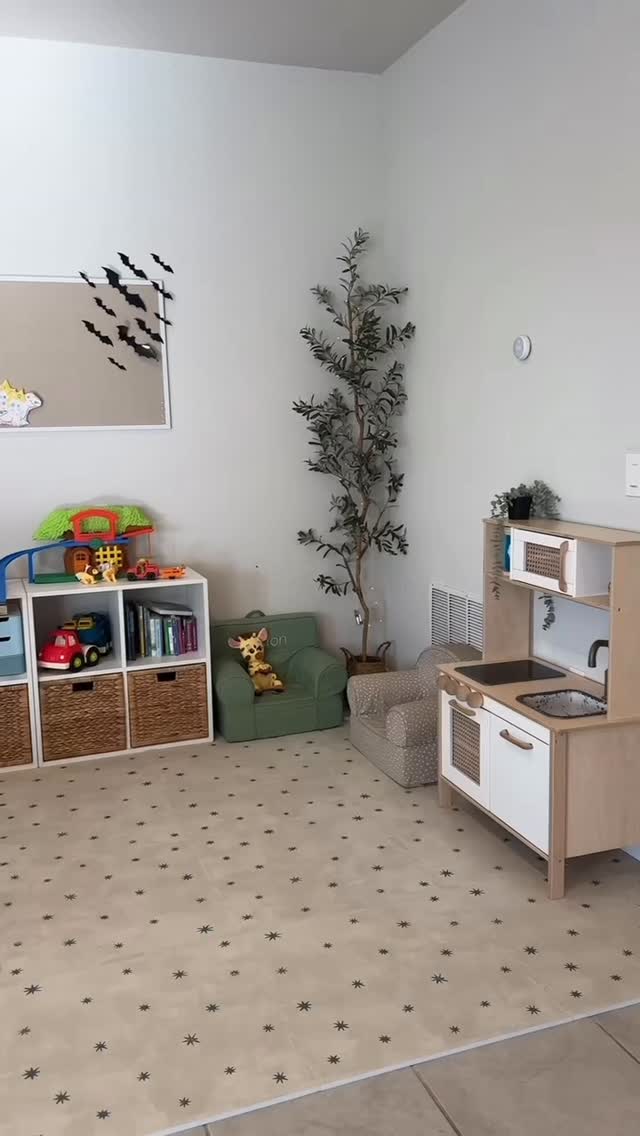 Instagram post by @kaylabradshaw_fit for Tumble Circus. Caption reads: This @tumblerugs play mat completely transformed....