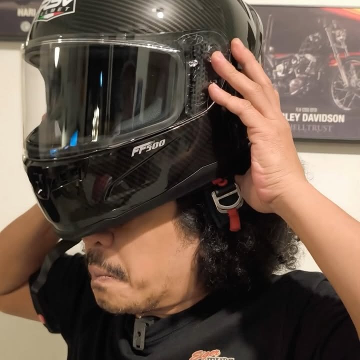 Instagram post by @eddibrokoli for RSV HELMET. Caption reads: Buat @royalenfield Himalayan Everest Base Camp....