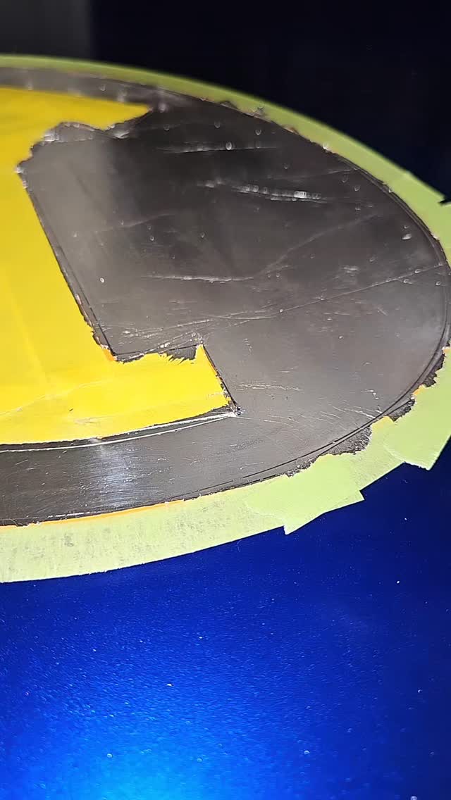 Instagram post by @andyspinstriping for Tropical Glitz. Caption reads: [...] basecoat and the silver leaf is from....