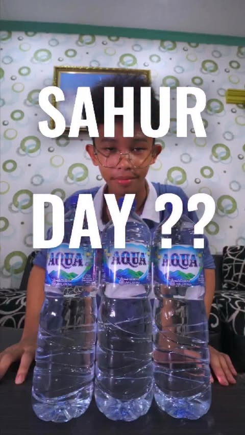 Instagram post by @rasyidreee for Sehat AQUA. Caption reads: [...] orang lain buat bagiin pesen positif!....