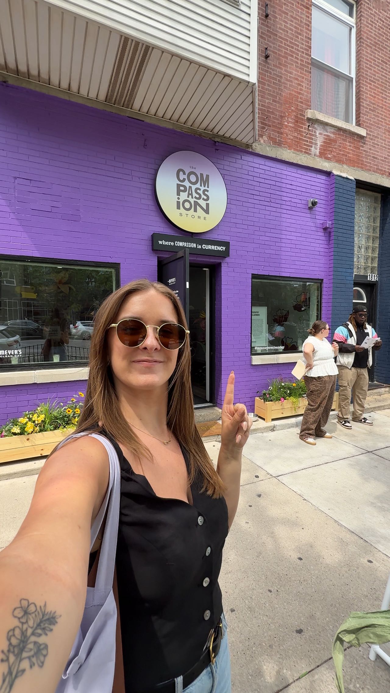 Instagram post by @noellesimpson_ for Mrs. Meyer's Clean Day. Caption reads: [...] 

#mrsmeyerspartner #mrsmeyers #ad....