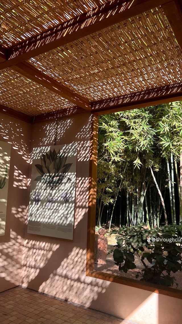 Instagram post by @anna.mcalinden for LARQ. Caption reads: @bperfectcosmetics Black Friday Sale starts....