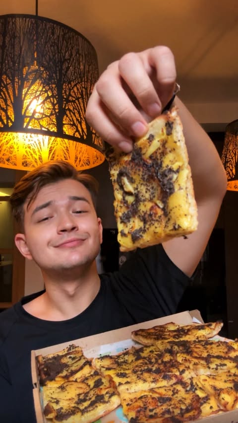 Instagram post by @dan_has_the_munchies for Wolt. Caption reads: [...] Pizza (@latin.pizza) este disponibila pe....