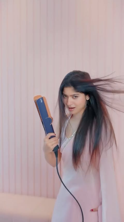 Instagram post by @trendsbychitra for Dyson. Caption reads: [...] make it Pooh-coded 💅✨ GRWM featuring my....