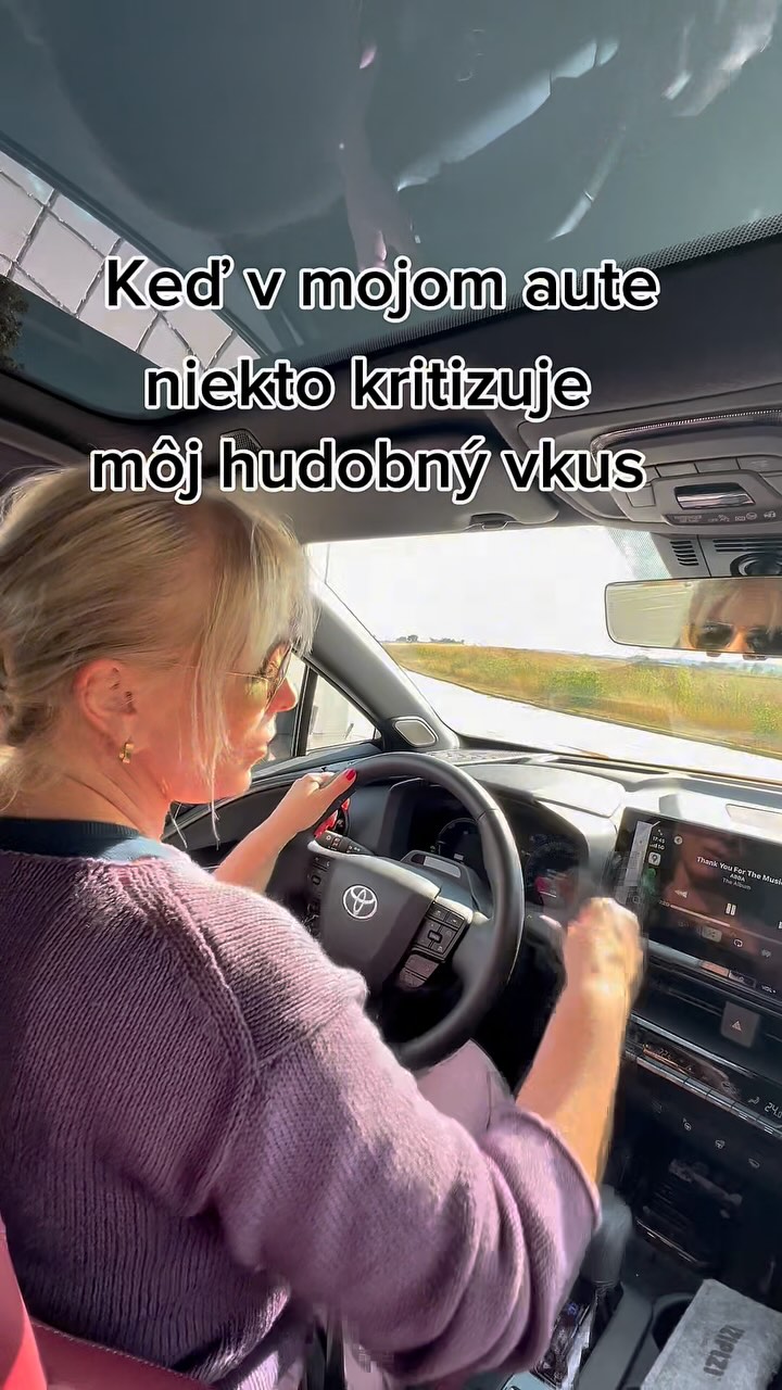 Instagram post by @zuzanavackova for TOYOTA. Caption reads: Keď niekto v mojom aute kritizuje môj hudobný....