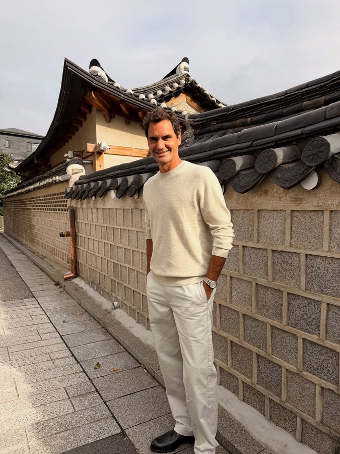 Instagram post by @rogerfederer for UNIQLO. Caption reads: Seoul, you’ve been incredible. Thanks @uniqlo for....