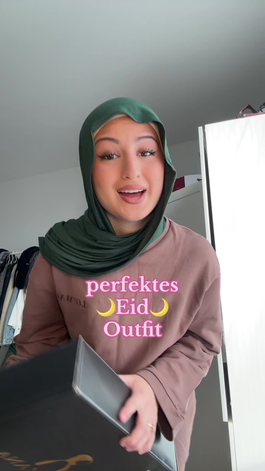 TikTok post by @dilaraspr for LOSYANA. Caption reads: perfektes Eid outfit!!😻🌙 bei @L O S Y A N A ®....