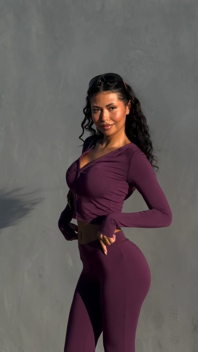 Instagram post by @flomoneyyy for IAMGIA. Caption reads: 11/11 💟 @iamgia.