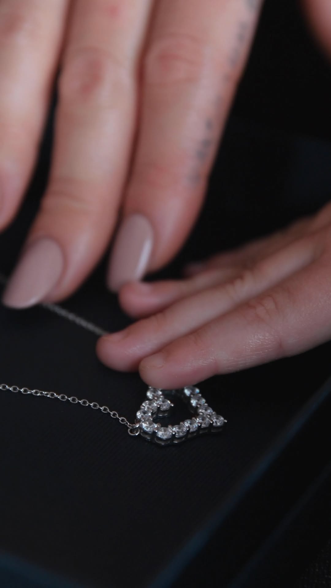 Instagram post by @valliludovica for Morellato. Caption reads: Ad ognuno il suo 😜

Buona festa della mamma....