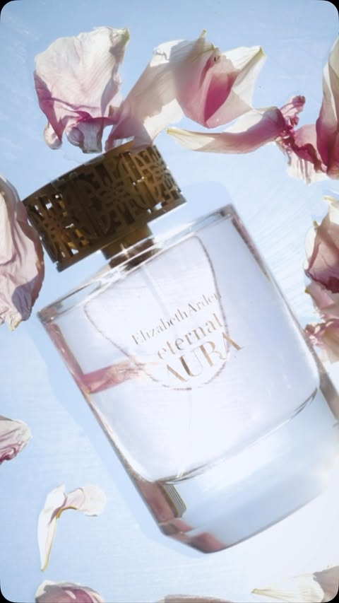 Instagram post by @sofiadazevedo for Elizabeth Arden. Caption reads: [...] Eternal Aura Eau de Parfum by....