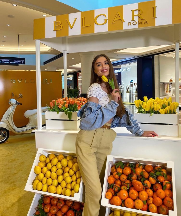 Instagram post by @reneborisova for Majid Al Futtaim. Caption reads: [...] #DubaiFoodFest #GreatMoments @MajidAlFuttaim....