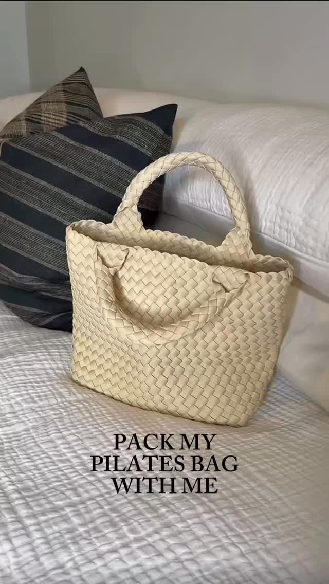 Instagram post by @laurahcassady for Sol and Selene. Caption reads: [...] capacity.

I’m obsessed with this....