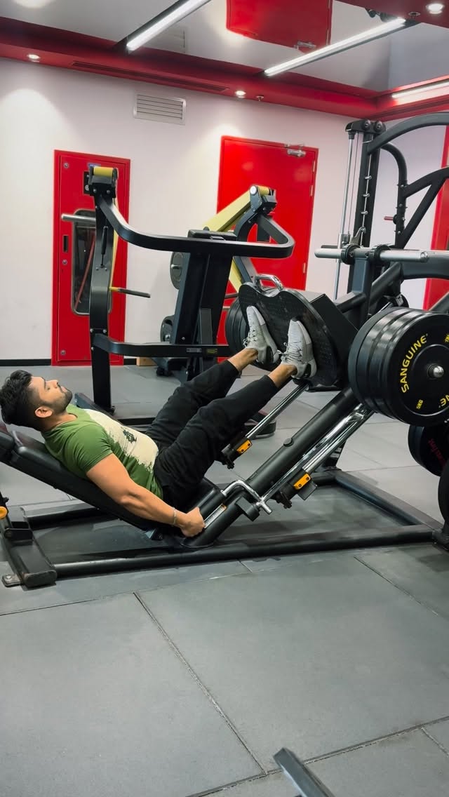 Instagram post by @divyank_chandra for Myprotein ME. Caption reads: 🔥LEG DAY with @myproteinin 🔥
🌟RISE ABOVE....