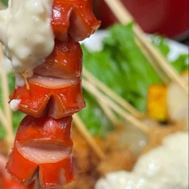 Instagram post by @kyoko_mitsu for Areti. Caption reads: 夜ご飯に串揚げしたよー！
次々揚げたのを食べるのが
理想なんだけど撮影したいから我慢😂

タコさん....