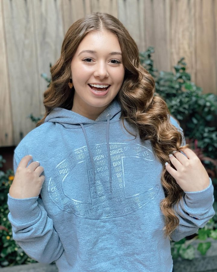 Instagram post by @hannahgracecolin for Champion Teamwear. Caption reads: Hey Guys! @championteamwear has given me the....