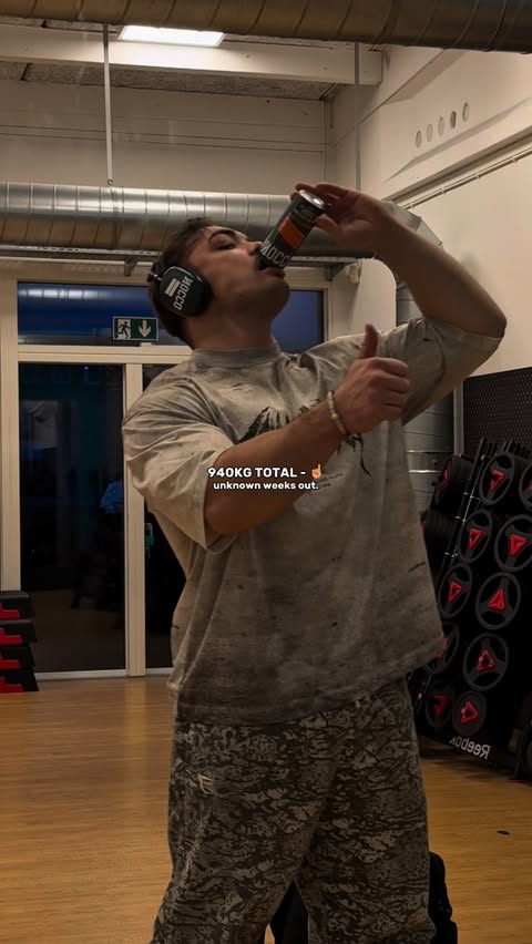 Instagram post by @reginstergakis for Nocco. Caption reads: “👍🏽” in the chat ⚡️ annonce for @noccodanmark.