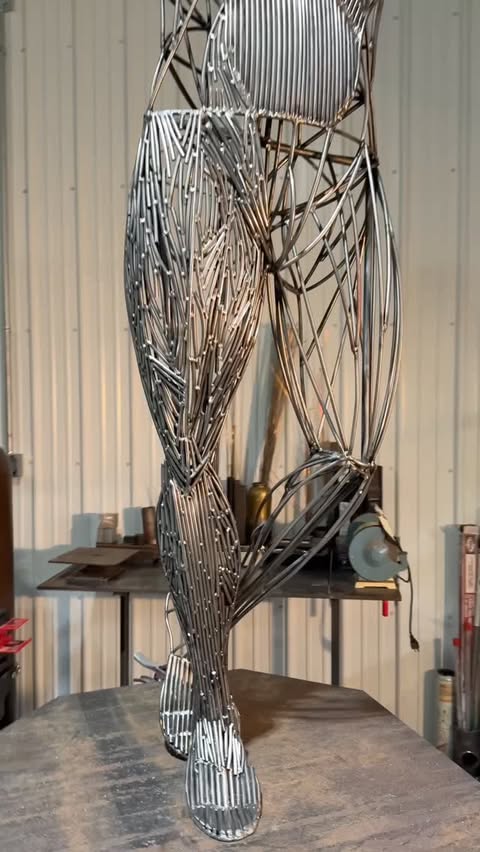 Instagram post by @stempkadesigns for Lincoln Electric. Caption reads: [...] a rhythm filling in the body....