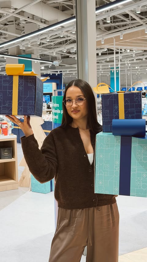 Instagram post by @ivetasazo for Euronics Latvia. Caption reads: [...] 🎁

#ivetasazo #reklama #euronicslatvia....