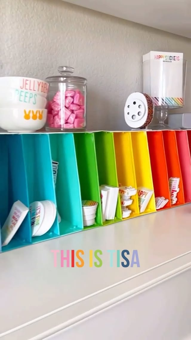 Instagram post by @this.is.tisa for DecoArt. Caption reads: [...] love it. The amazing paints from @decoart....