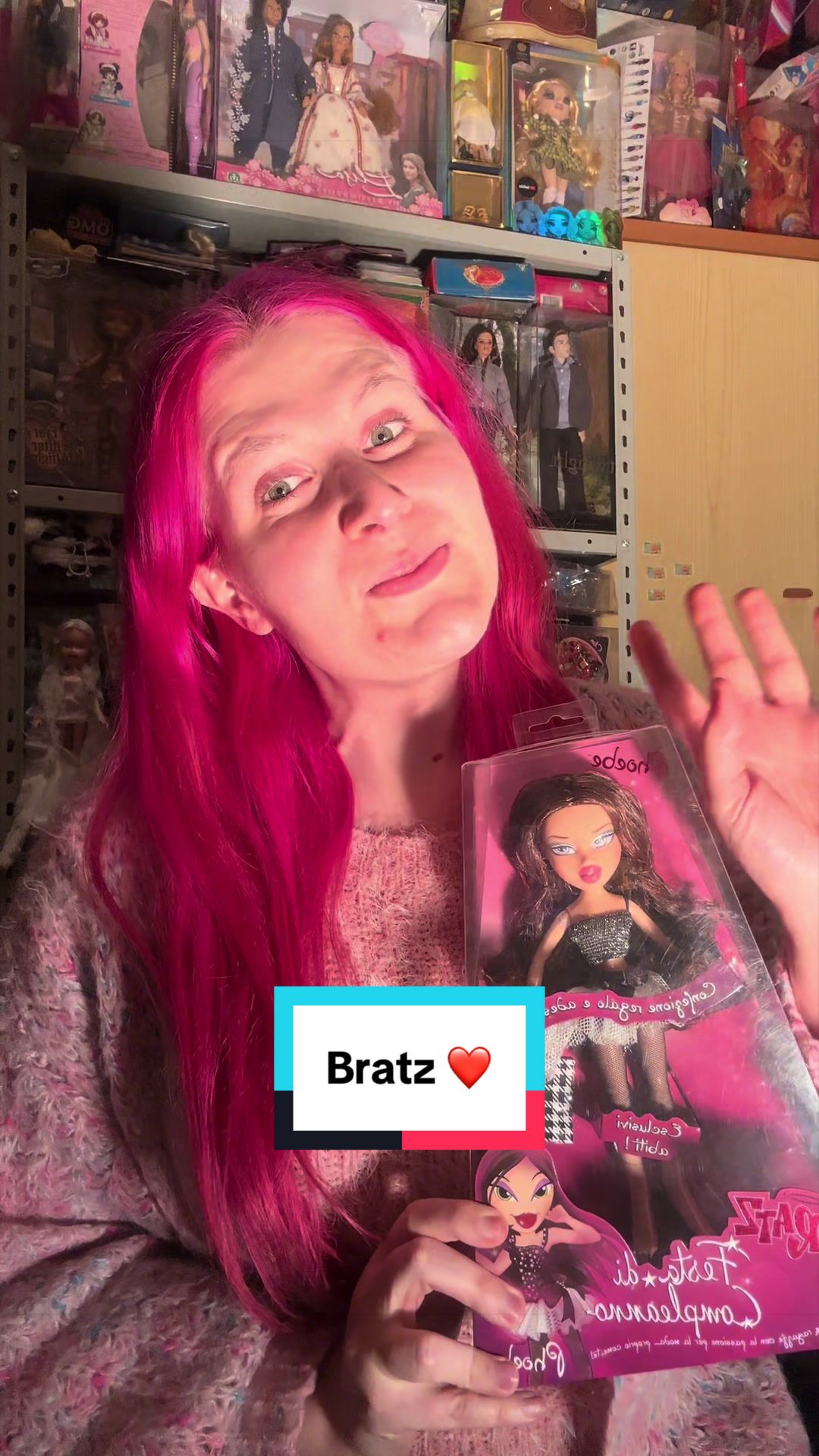TikTok post by @quelladellebambole for Bratz. Caption reads: [...] le nuovissime e bellissime Bratzies 🩷 le....