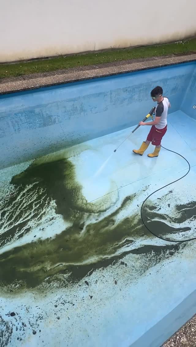 Instagram post by @markusholzschuster for Kärcher Österreich. Caption reads: mit dem HDS ein Kinderspiel🤓☝🏻

#kärcher #hds....