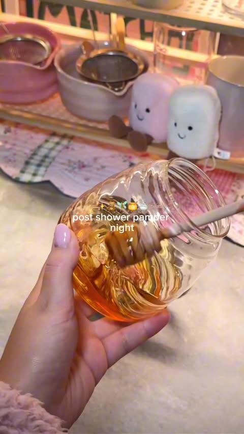 Instagram post by @byemmaleah for AQUIS Hair. Caption reads: [...] pamper night ✨🧸🧚🏼🍯🛁 products @aquishair....