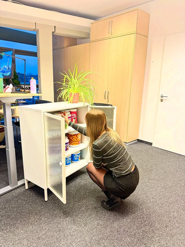 Instagram post by @yve.gaming for FlexiSpot. Caption reads: Ad / Anzeige Home setup vs. Office setup – and....