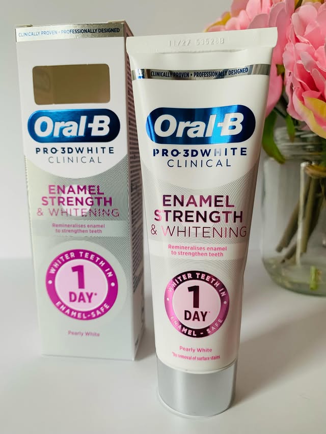 Instagram post by @petyavalcheva6462 for SuperSavvyMe. Caption reads: [...] a bargain.🦷🪥💙💜🤍 @oralb_uk....