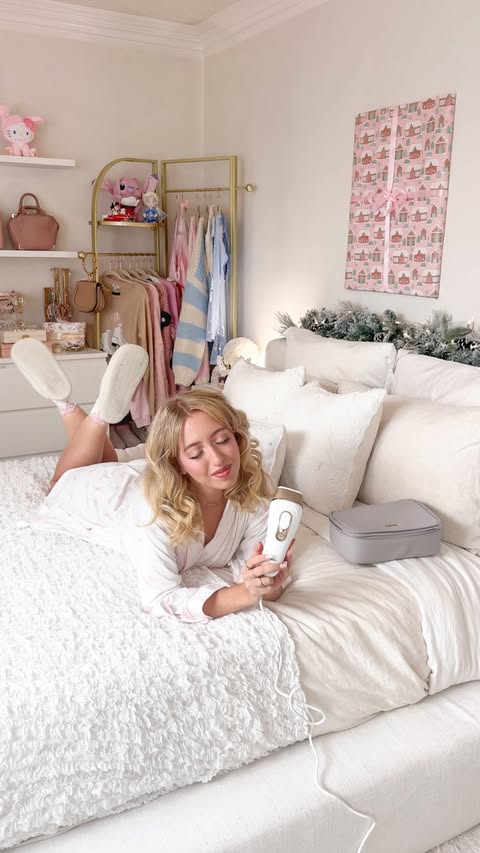 Instagram post by @lilylikecom for Braun. Caption reads: #BraunPartner #ad smooth skin is on my holiday....