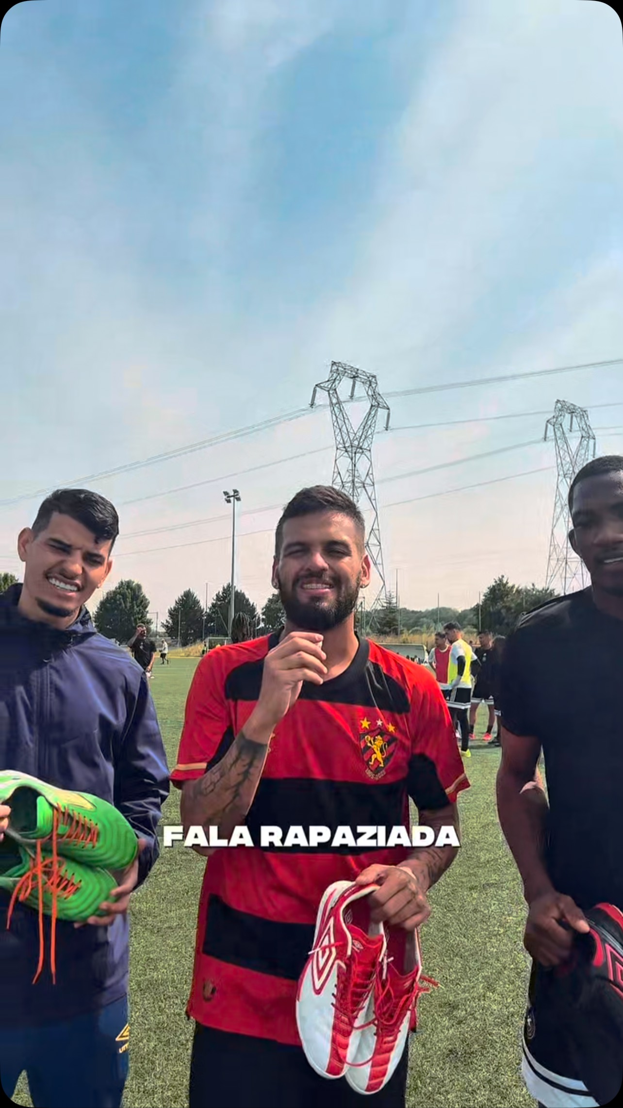 Instagram post by @boolt_93 for Umbro. Caption reads: A Umbro Adamant foi confeccionada para jogadores....