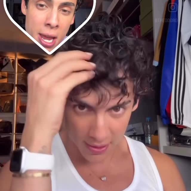 Instagram post by @theodoro for Embelleze. Caption reads: Irmã, me conta aqui sem barraco… vocês preferem....