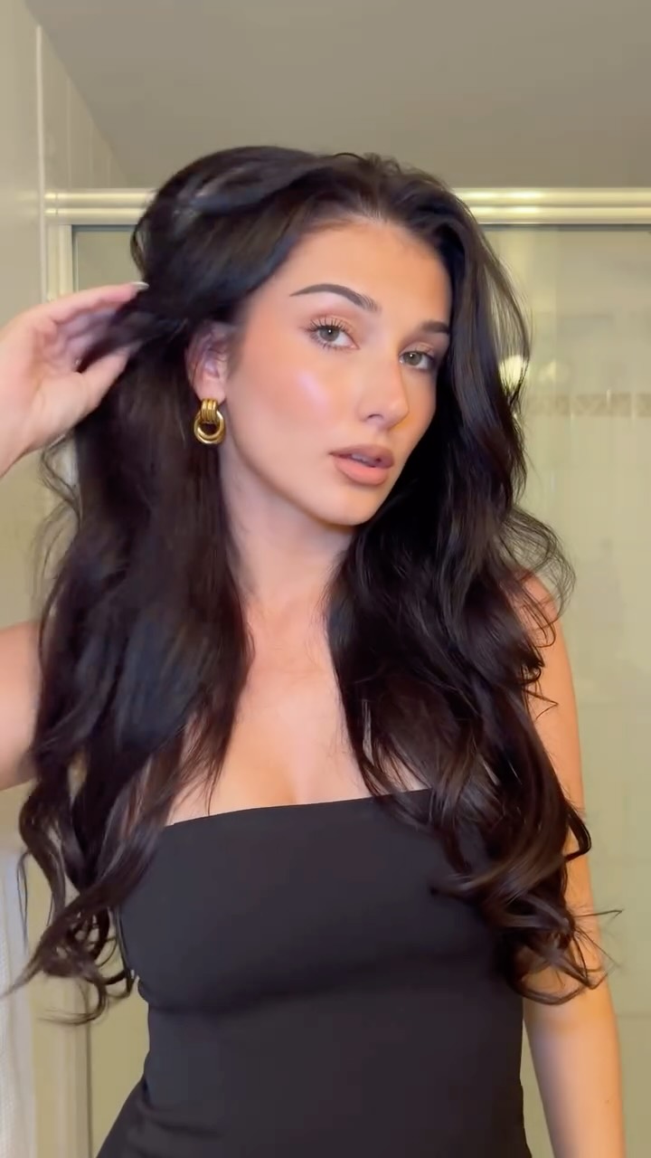 Instagram post by @jessicavandervinne for Endaring Hair. Caption reads: recreating the kylie curls with @endaringhair....