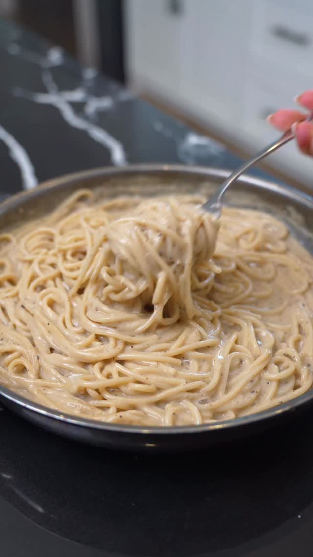 Instagram post by @kellyscleankitchen for Banza. Caption reads: For those of us who are gluten free, you know how....