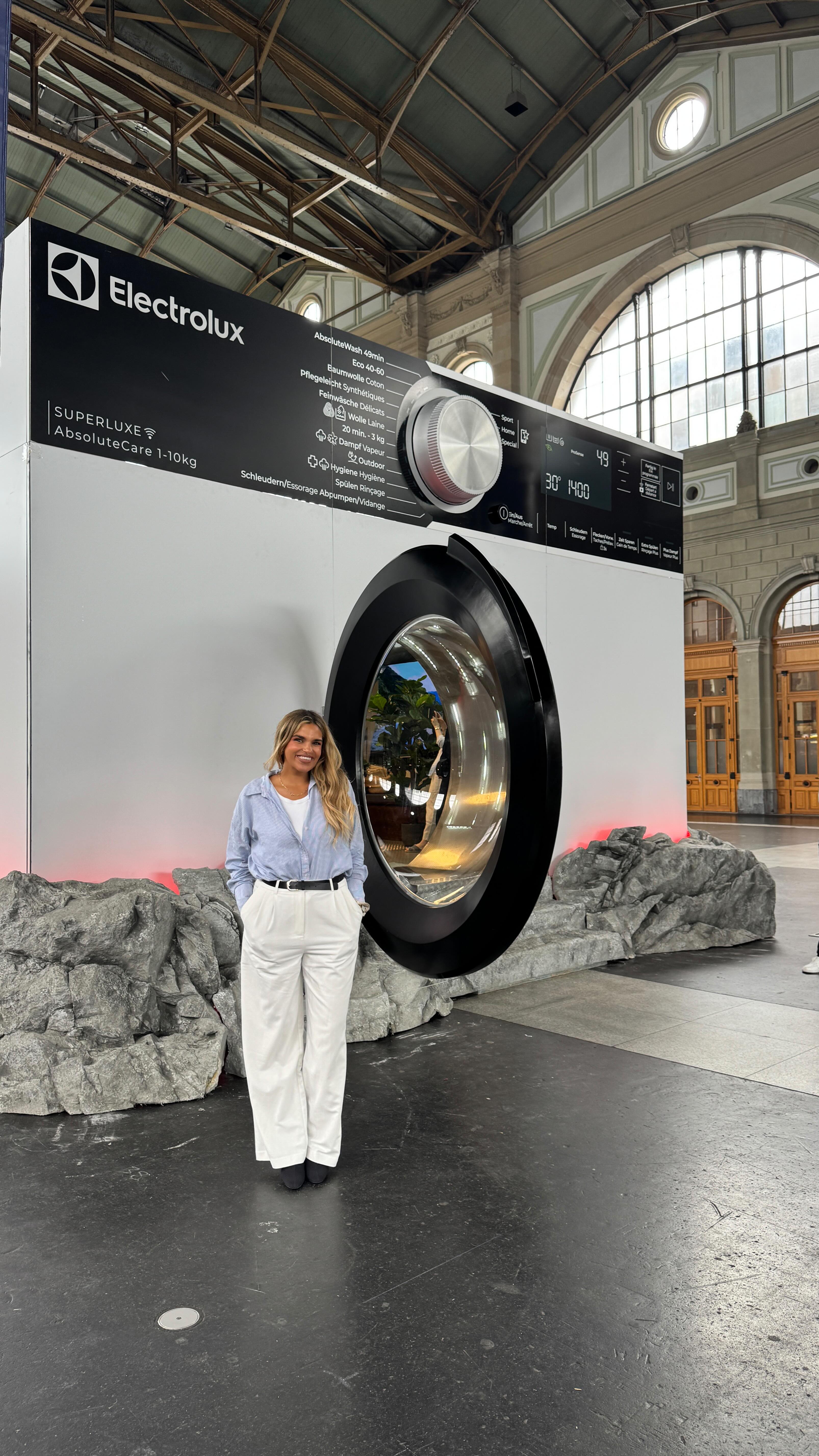 Instagram post by @ella.zina for Electrolux. Caption reads: Anzeige | Zürich aufgepasst! 🧺✨
Die Electrolux....