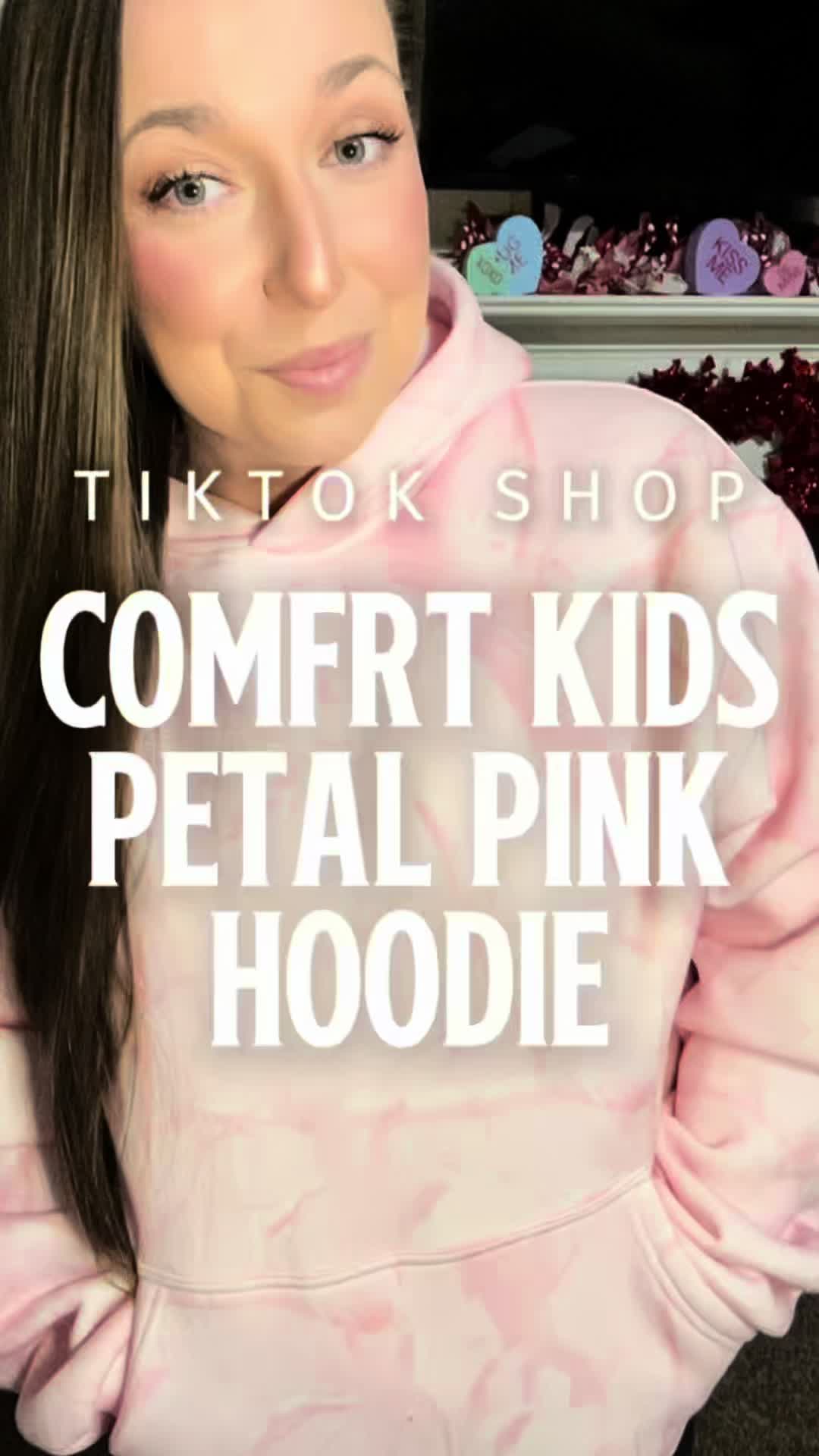 TikTok post by @showmelindsey for Comfrt Kids. Caption reads: [...] a kid, fun sized, or a skyscraper....