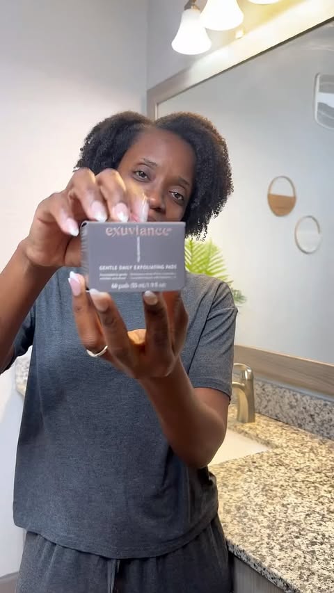 Instagram post by @lele_meerah_ for Exuviance. Caption reads: [...] worked ✨”
I’ve been using these @exuviance....