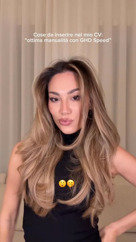 Instagram post by @angelacaloisi for ghd Italia. Caption reads: [...] della mia vitaaaaa 🫢🫢 @ghditalia ha tirato....