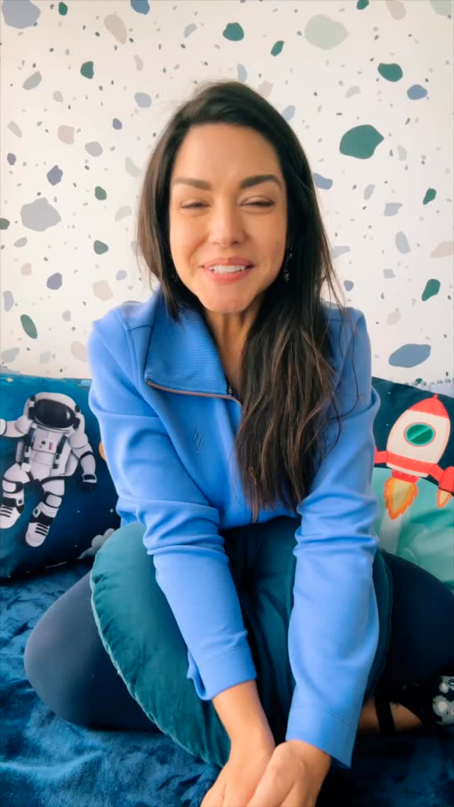 Instagram post by @tatafersoza for Walt Disney Studios. Caption reads: Já estão sabendo dessa super novidade??? Elio, dos....