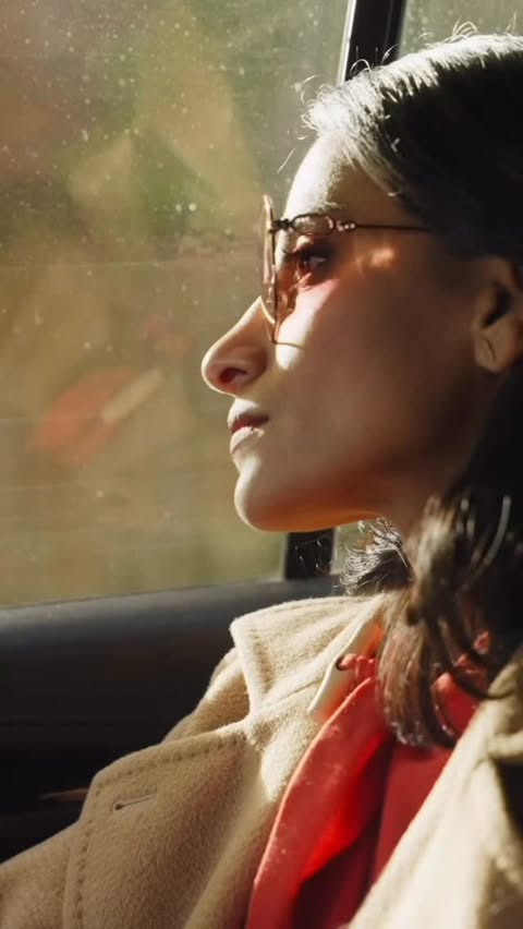 Instagram post by @sommyyah for Longchamp. Caption reads: [...] to see the world? I look at it through....