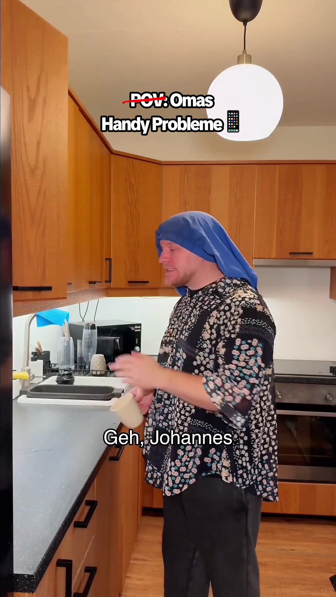 TikTok post by @buttiofficial for Drei Österreich. Caption reads: [...] verdrückt” 🗣️👵🏻 @Drei Österreich ANZEIGE....