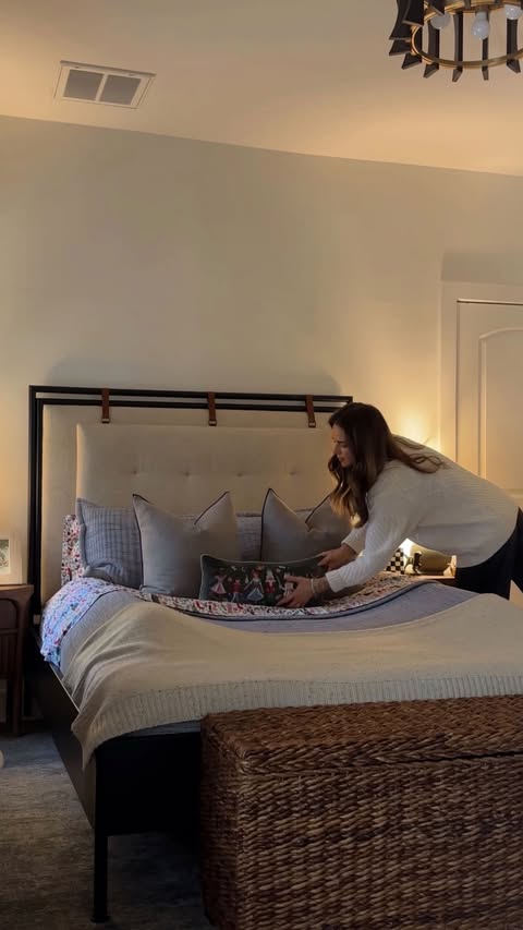 Instagram post by @aloprofile for Pottery Barn Kids. Caption reads: Fresh (& new) Christmas sheets for the kids for....