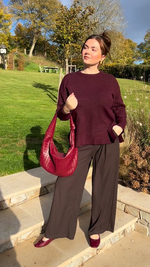 Instagram post by @ellisia_lifestyle for Halara. Caption reads: I think I’ve found the perfect everyday work....