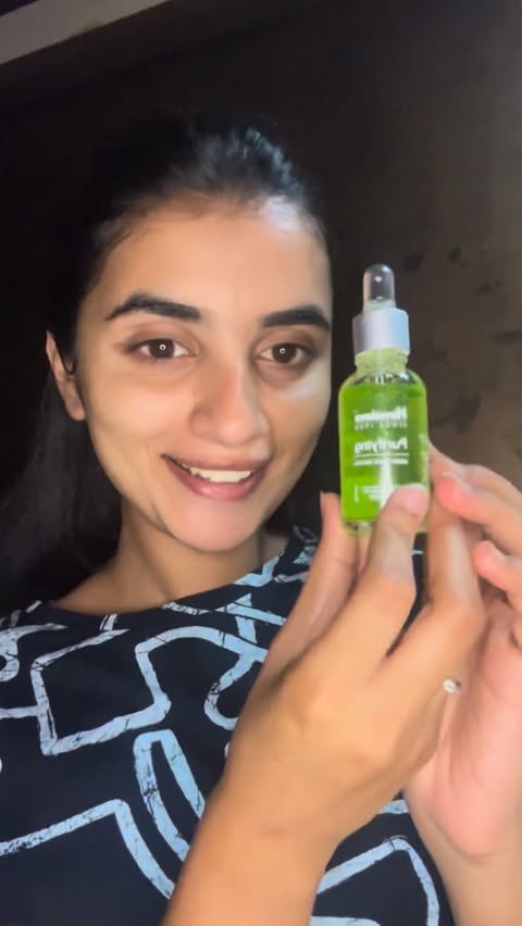 Instagram post by @vaidurya_gowda06 for Himalaya Personal Care. Caption reads: Himalaya Purifying Neem Serum Best of Nature +....