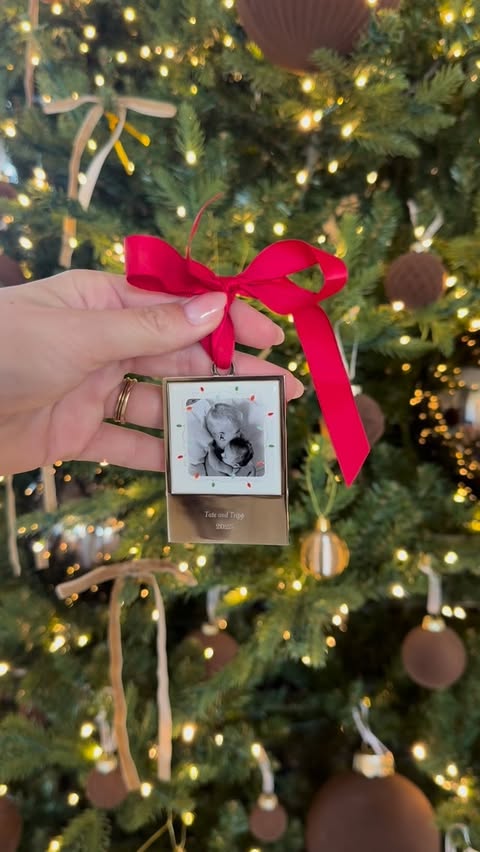 Instagram post by @hannnnahadams for Shutterfly. Caption reads: [...] favorite memories into keepsakes with....