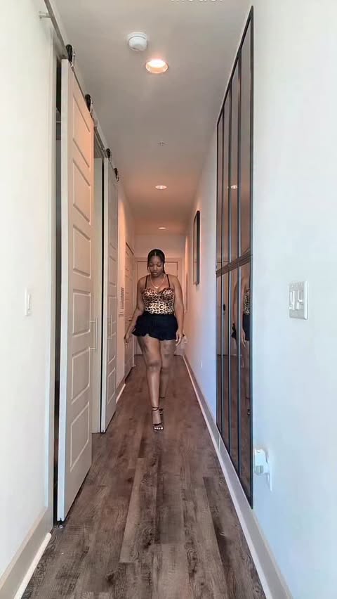 Instagram post by @teshiaboo for Edgebyks. Caption reads: [...] nights are my favorite ❤️ 
Outfit from....