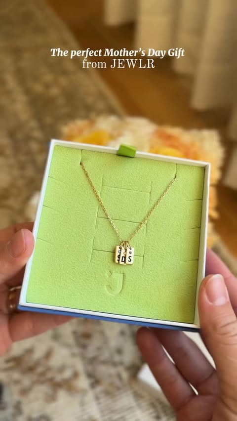 Instagram post by @alinapagura for Jewlr. Caption reads: [...] 🥹🫶 This personalized necklace from @jewlr....