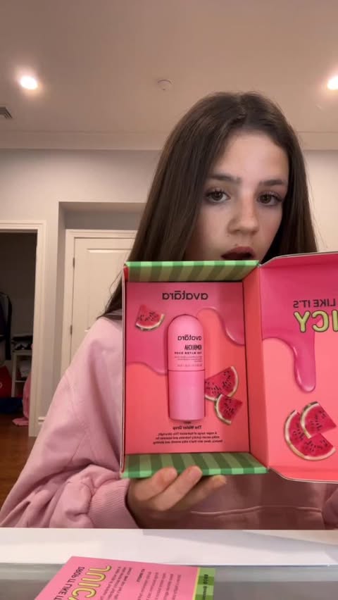 Instagram post by @that_cenz_life for Avatara Skin. Caption reads: Tysm!!! @avataraskin #fyp #viral #funny #trend #pr.